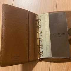 VUITTON システム手帳の画像