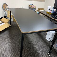 【売ります】デスク (GARAGE GMテーブル 長方形タイプ キャスター脚 幅160cm 奥行80cm )の画像