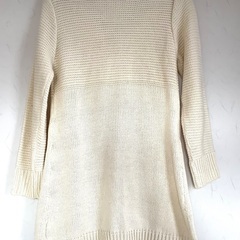 【中古美品】age ニット　アウター　アイボリー　フリーサイズ　　M〜Lサイズ　前ボタン　襟付き　ポケットあり　長袖 の画像