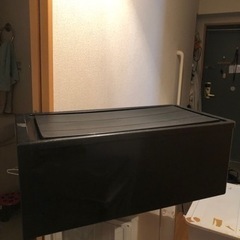 押入れに丁度良いサイズ感　クリアケースと蓋付きクリアケースの画像