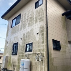 外壁の洗浄　　塗装する前にできることがあります。