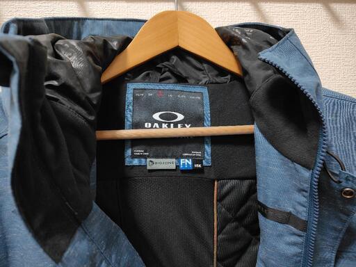 良品 オークリー OAKLEY スノボウェアジャケット ML 大きめ