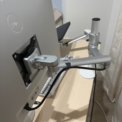 モニターアーム