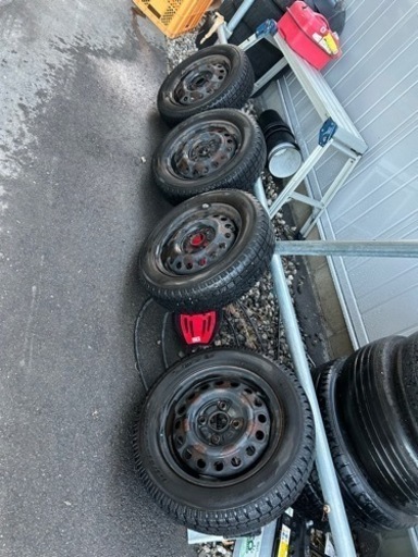 バリ山　スタッドレスタイヤ　4本セット　ホイール付　日本製　155/65R13  TOYOタイヤ  タイヤ残り溝　7部山から5部山程度