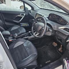 プジョー2008 車検たっぷりの画像