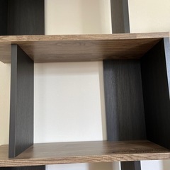 おしゃれな棚(置き方によって横or縦にも自由) (綺麗な方だと思います)の画像