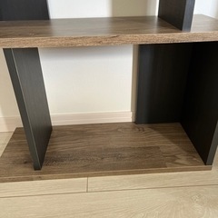 おしゃれな棚(置き方によって横or縦にも自由) (綺麗な方だと思います)の画像