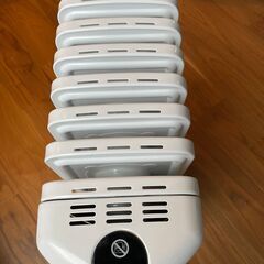 【値下げ7000→5000】【美品】デロンギ オイルヒーター JRE0812　の画像