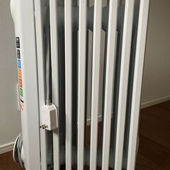 【値下げ7000→5000】【美品】デロンギ オイルヒーター JRE0812　の画像