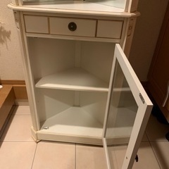 食器棚　アンティーク調　角用の画像