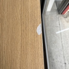 デスク2つの画像