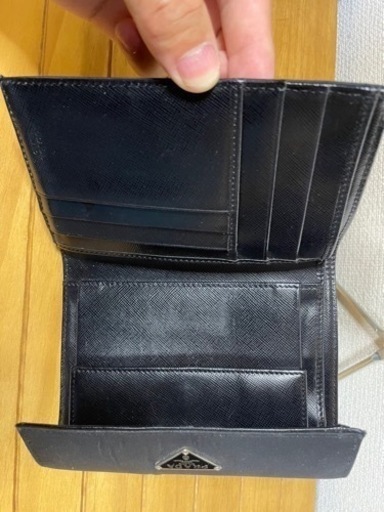 PRADA財布