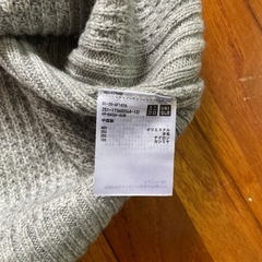 ユニクロ　タートルネックニット　Sの画像