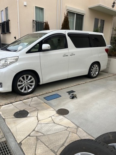 スタッドレスタイヤ　235/50r18