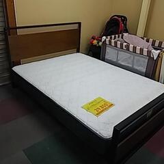 ダブルベッド入荷いたしました！！