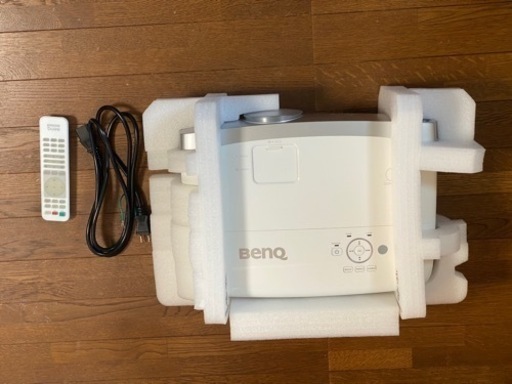 BenQ HT2050 プロジェクター