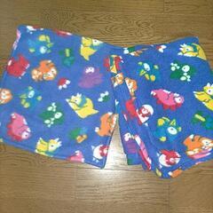 サンリオ 恐竜柄のひざ掛け