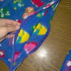 サンリオ 恐竜柄のひざ掛けの画像