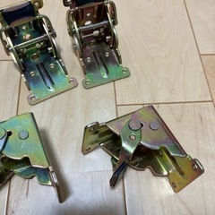 折り畳み金具　diy  折り畳みテーブル　椅子の画像