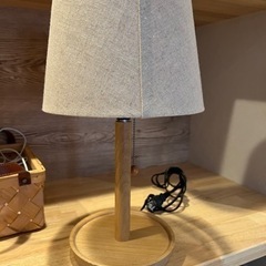 【お話中】シンプル北欧風テーブルランプの画像