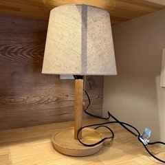 【お話中】シンプル北欧風テーブルランプの画像