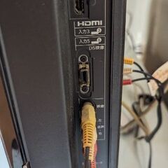 液晶テレビとテレビ台　シャープの画像