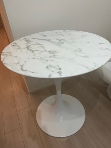 1/25迄　エーロサーリネン　人工大理石　テーブル　幅70cm 高さ74.5