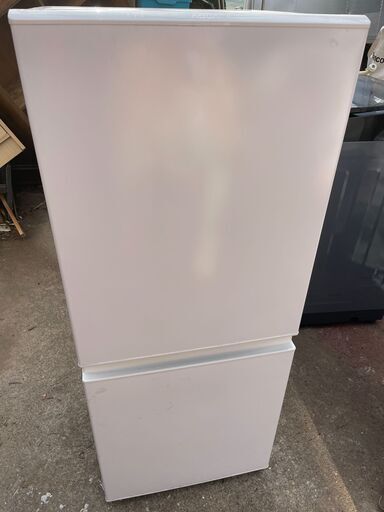 AQR-36J. AQR13E8  ２台の冷蔵庫