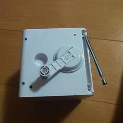手回し充電ラジオの画像