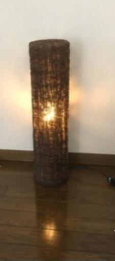 ニトリ　フロアランプ　円柱58センチ 電球付き