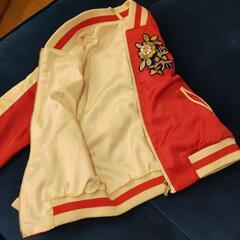 ジャンパー赤の画像