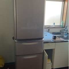 事務所で使用していた冷蔵庫