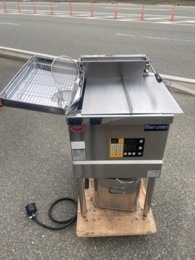 ■美品 中古品 マルゼン 電気フライヤー MEF-18E 2020年 3相200V 付属品多数 450ｘ600ｘ800ｍｍ 動作問題なし②■