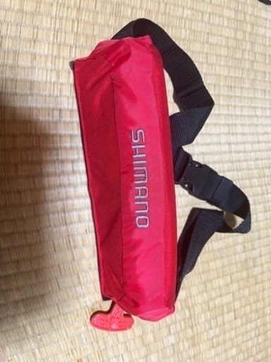 シマノ　自動膨張式　ウエストタイプ　レッド