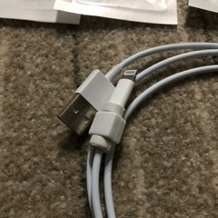 新品★ラスト１点⚫︎純正品質 iPhone 充電器 ライトニングケーブル 1本 1m&保護カバー付きの画像