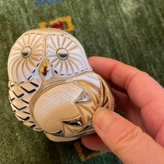 縁起物　フクロウ置物　ペーパーウエイトの画像