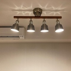 【新品】シーリングライト（リモコン タイマー付き) 60WのLED電球付きの画像