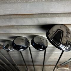Titleist タイトリスト TaylorMade テーラーメイド Bridgestone ブリヂストン ODYSSEY オデッセイ ゴルフバック ドライバー ウッド ユーティリティ アイアン パター 14本セットの画像