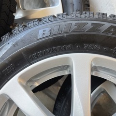 ダイバツ純正　スタッドレスタイヤ　アルミホイール4本セット　の画像