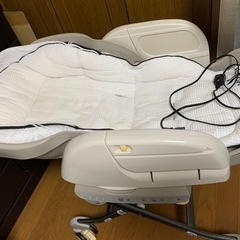 電動ハイローチェアの画像