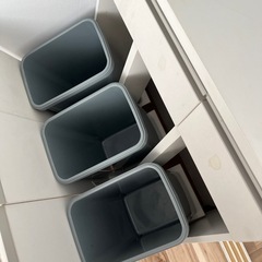 キッチン家具 ゴミ箱の画像