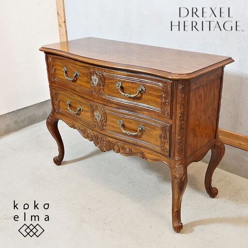 Drexel Heritage(ドレクセル ヘリテイジ)のAVALLON コンソールチェストです。猫脚のエレガントでクラシックなデザインが印象的なコンソールテーブルは玄関などのホールテーブルにも。