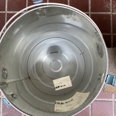 昭和レトロ　大小　缶セットの画像