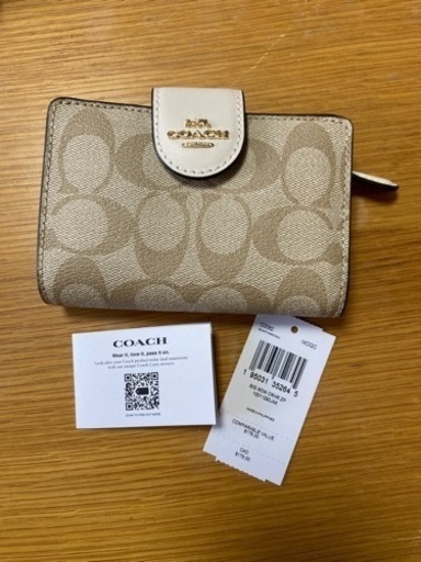 【新品未使用】COACHレディース二つ折り財布