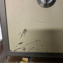 耐火金庫　B.S.D.SAFE　鍵付き　番号表付きの画像