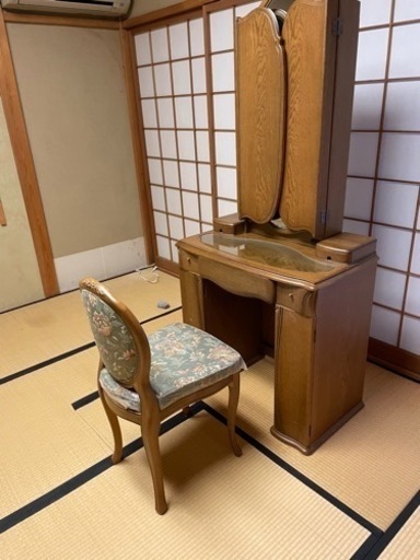 おしゃれで作りが良い化粧台　椅子付き　《最後の値下げ》