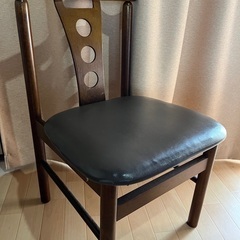 ダイニングテーブルと椅子2脚セット