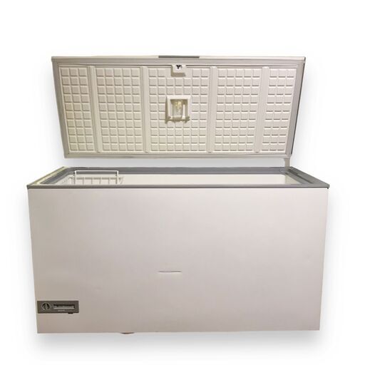 24Y020 ジE SANYO サンヨー 電気冷凍庫 SCR-R551G 業務用 556L 幅155cm 上開き 冷凍ストッカー 中古
