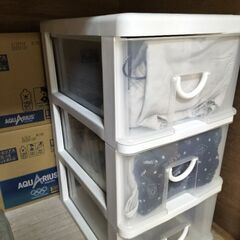 3段プラスチックケース　美品　33☓46☓65.5の画像