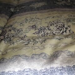 引っ越し　敷布団とニトリの三つ折マットレス　シングル